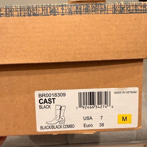 Born Elegant Black Tall Boots - Picture 6 of 6